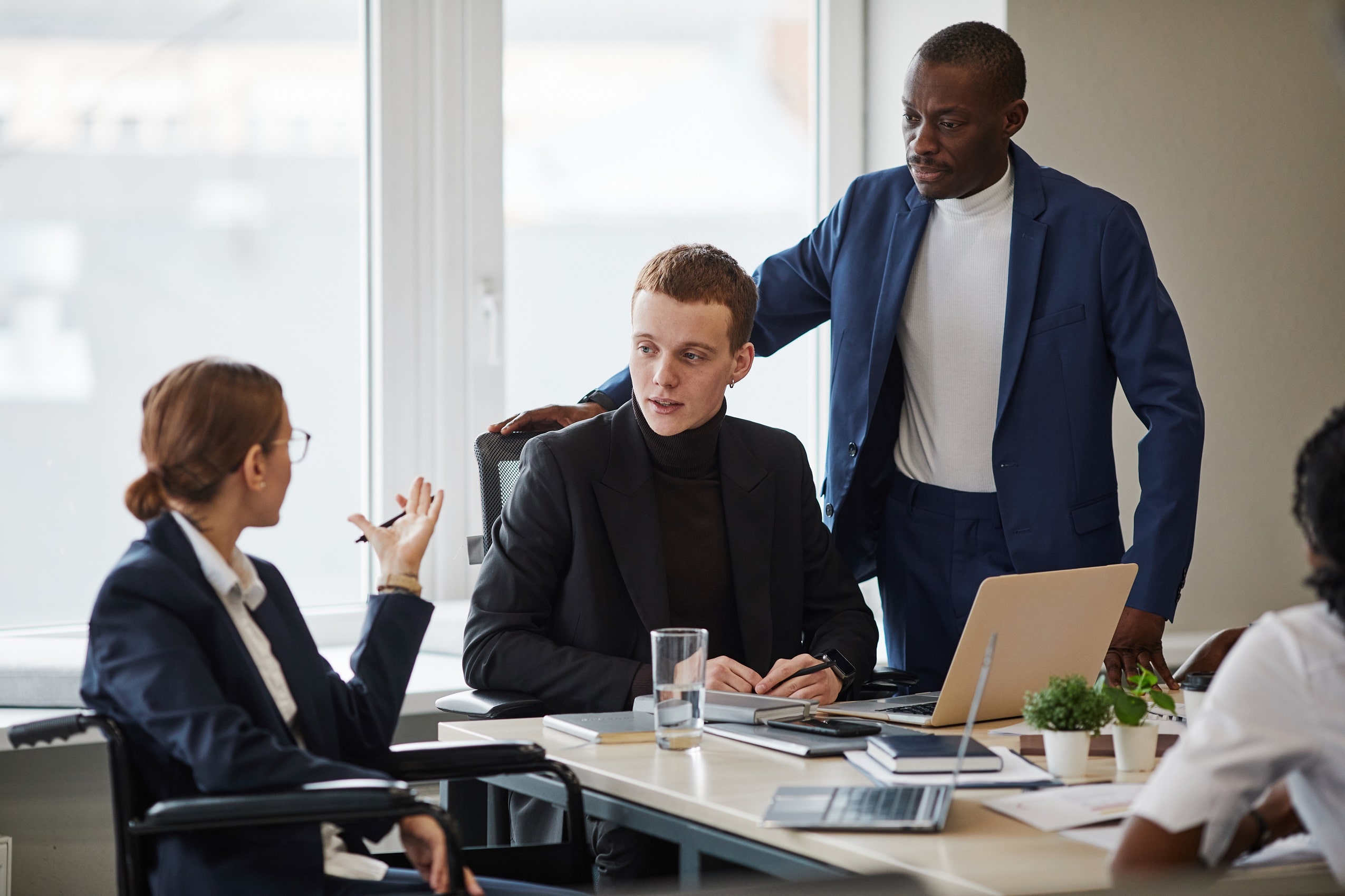 business-people-meeting-in-office